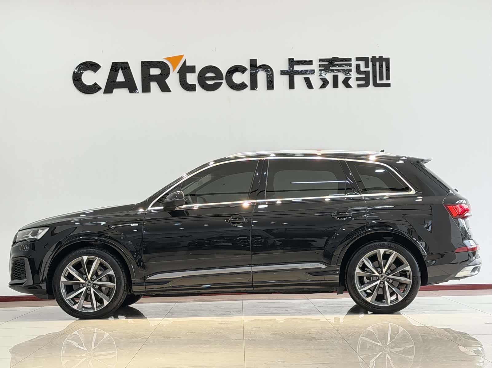 Audi Q7, 2023 все фото