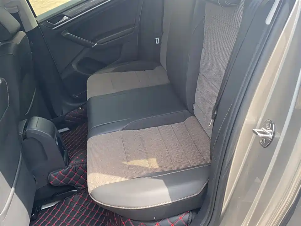 Volkswagen C-TREK Wei Collar