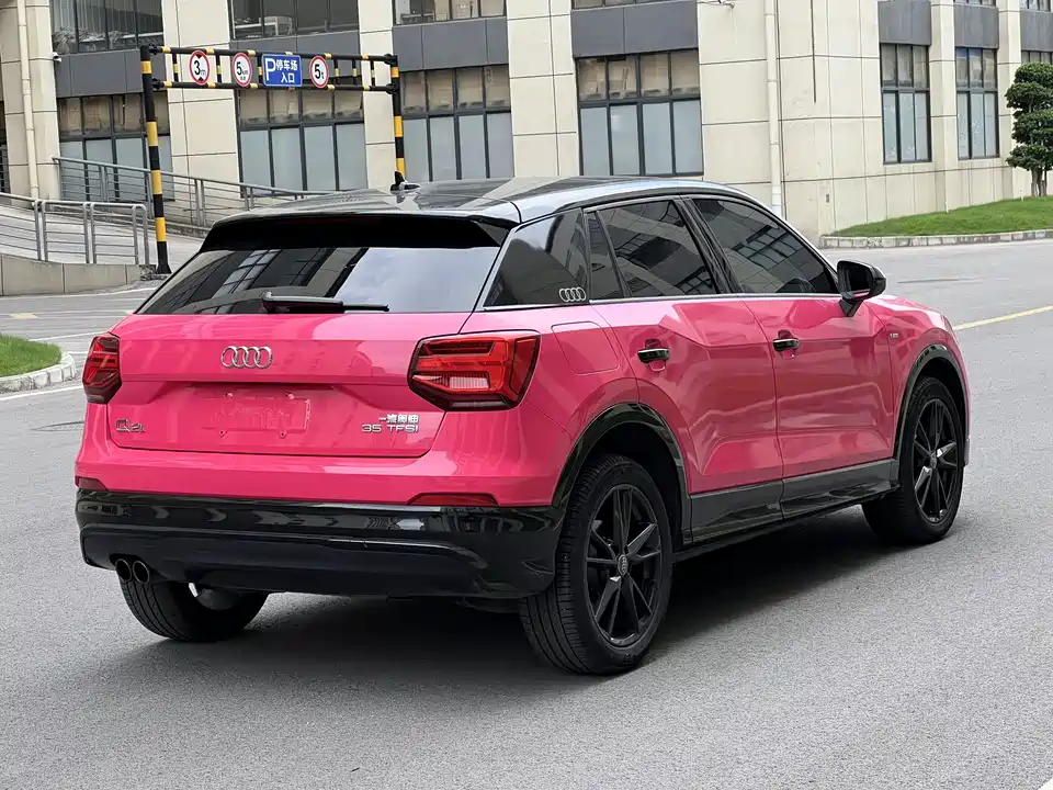Audi Q2L