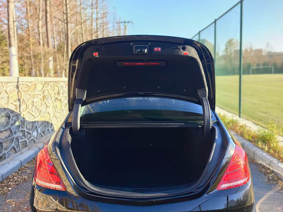 Mercedes-Benz Maybach S-class