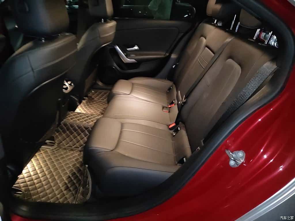 Mercedes-Benz A-Class, 2020 13