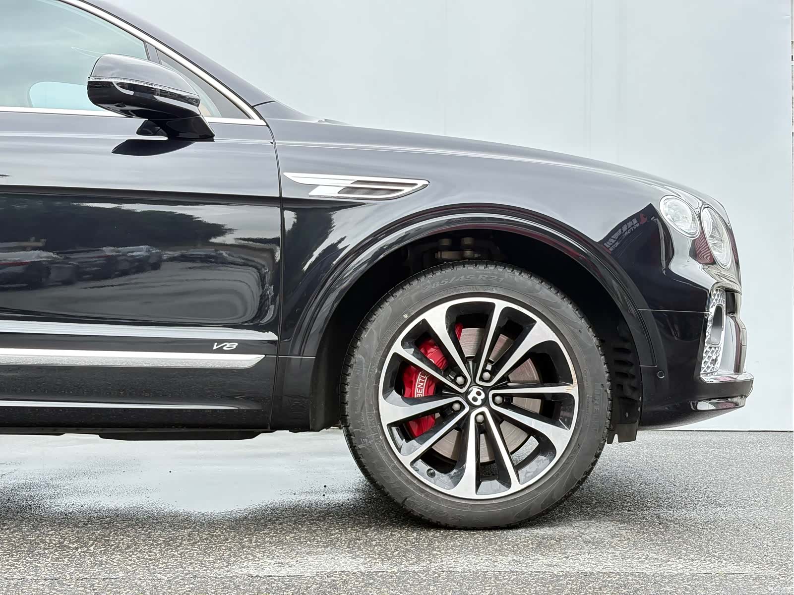 Bentley Bentayga, 2022 28