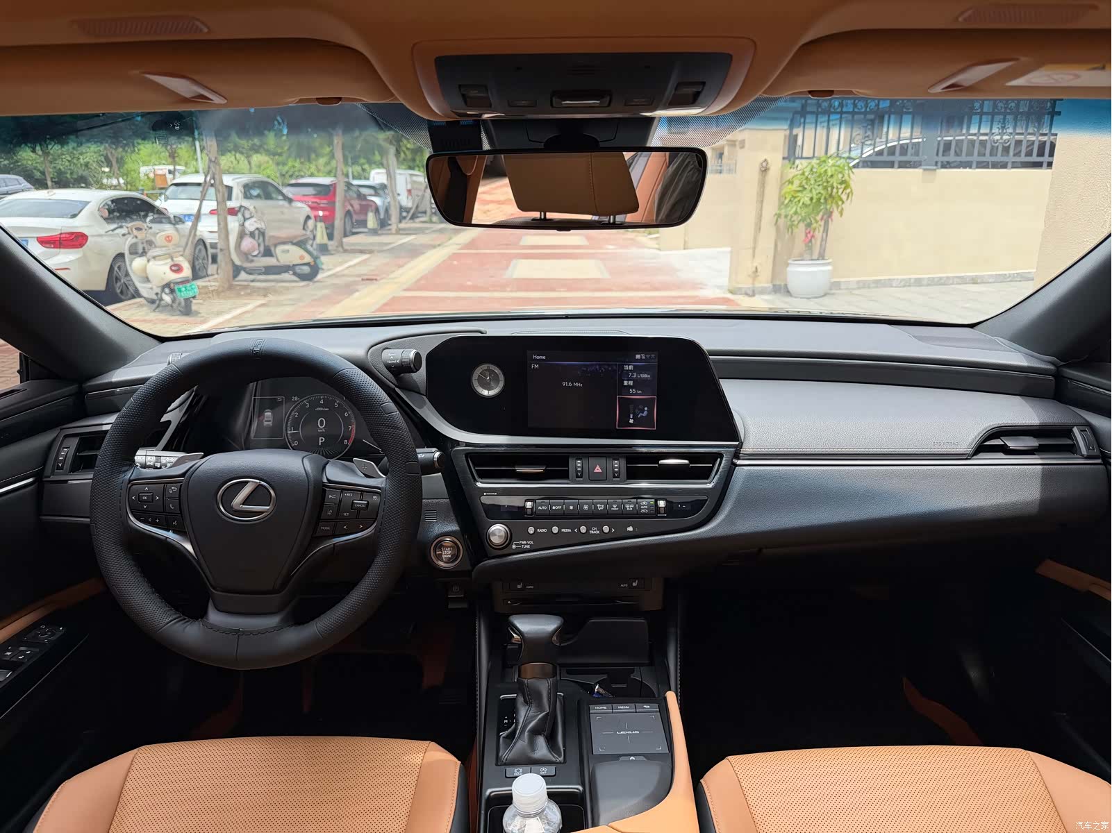 Lexus ES, 2022 все фото