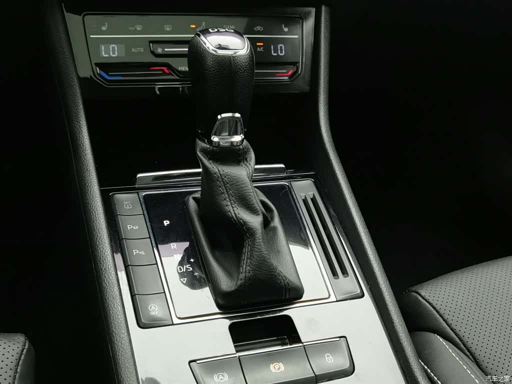 Skoda Superb, 2022 13
