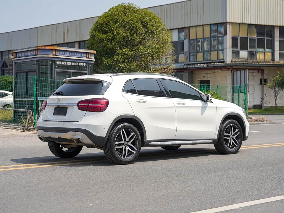 Mercedes-Benz GLA