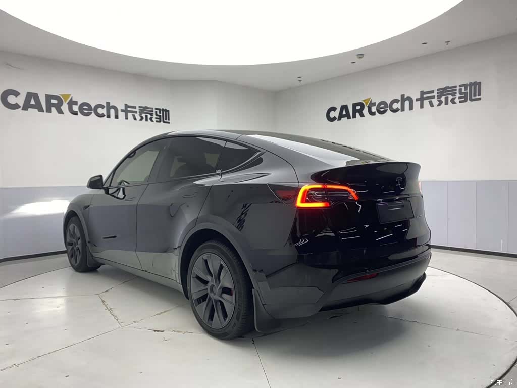 Tesla Model Y, 2024 7
