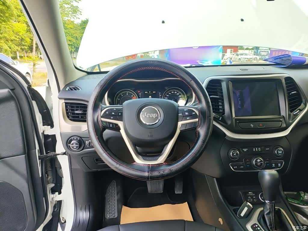 Jeep Cherokee, 2017 11