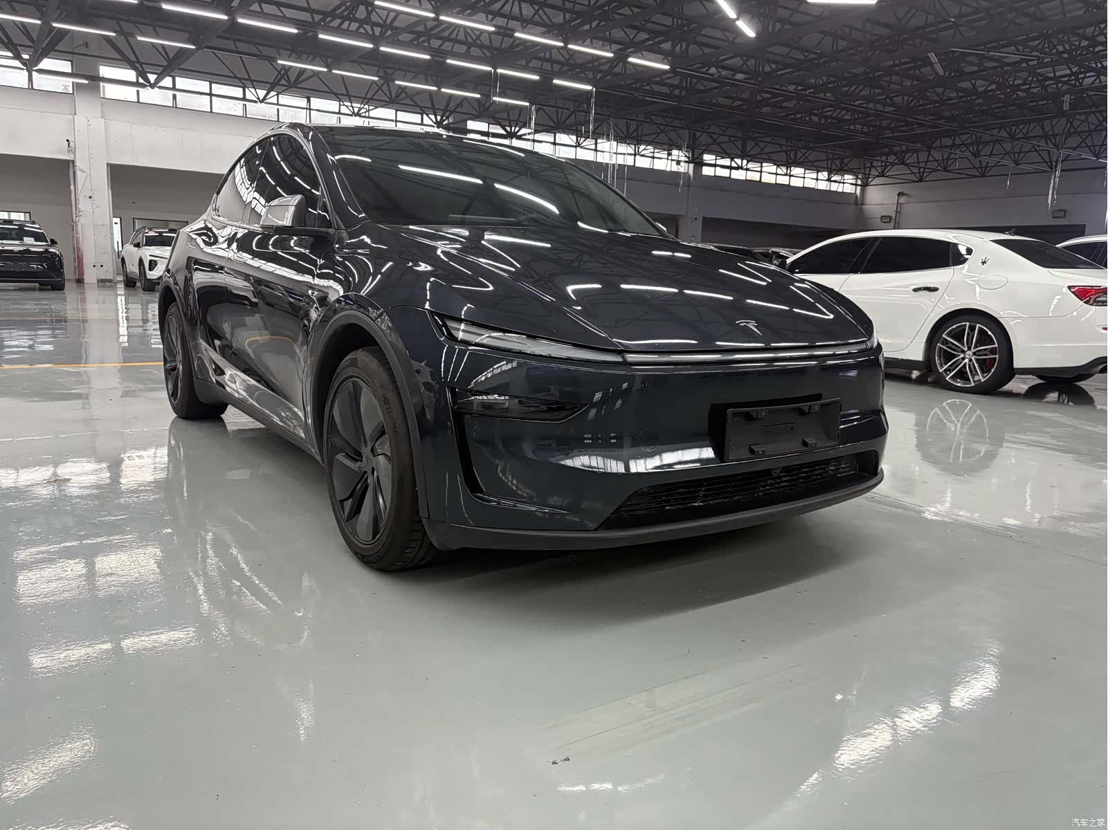 Tesla Model Y, 2025 3