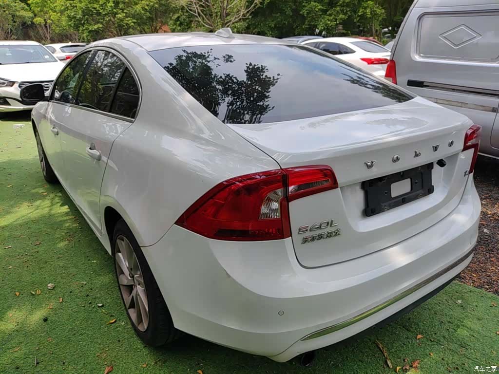Volvo S60, 2017 все фото