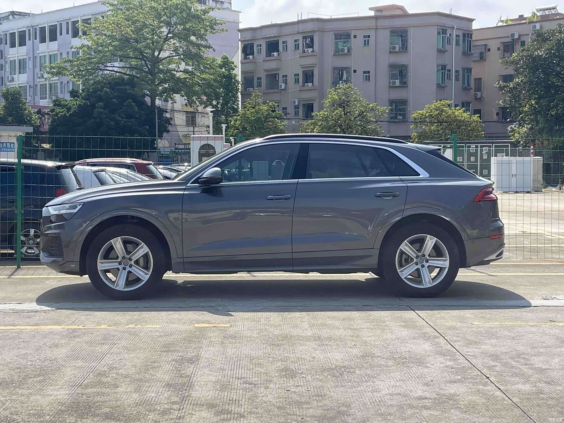 Audi Q8, 2020 3