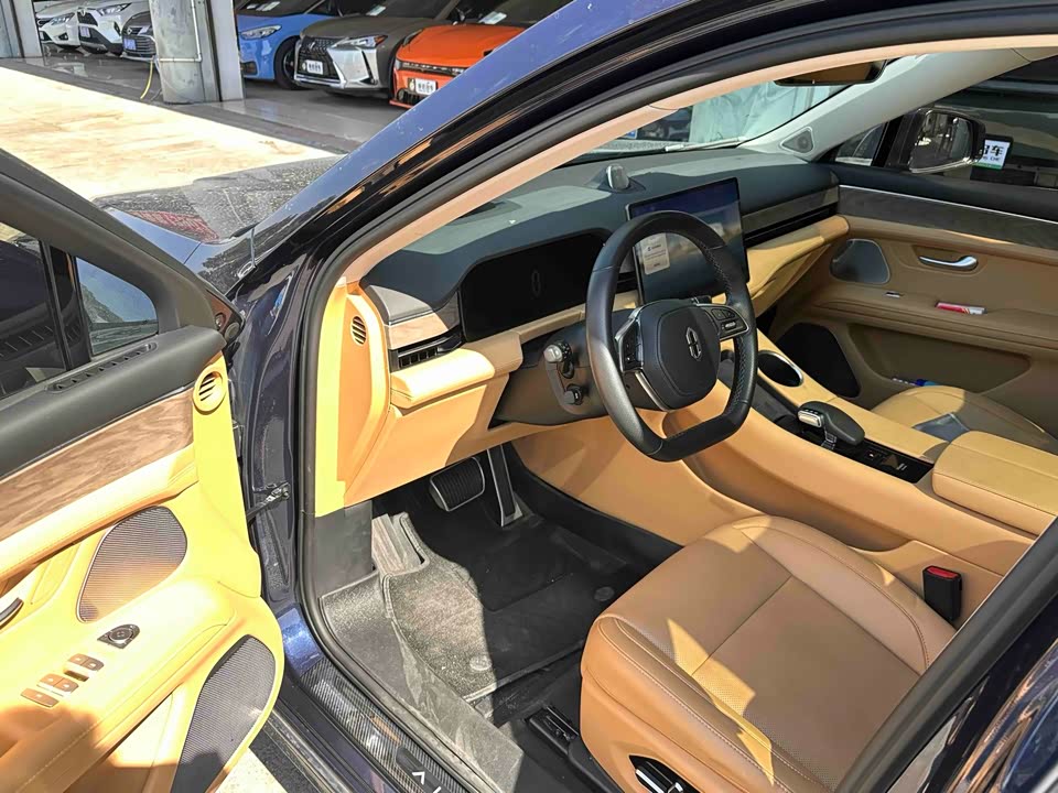 AITO Ask the world M5