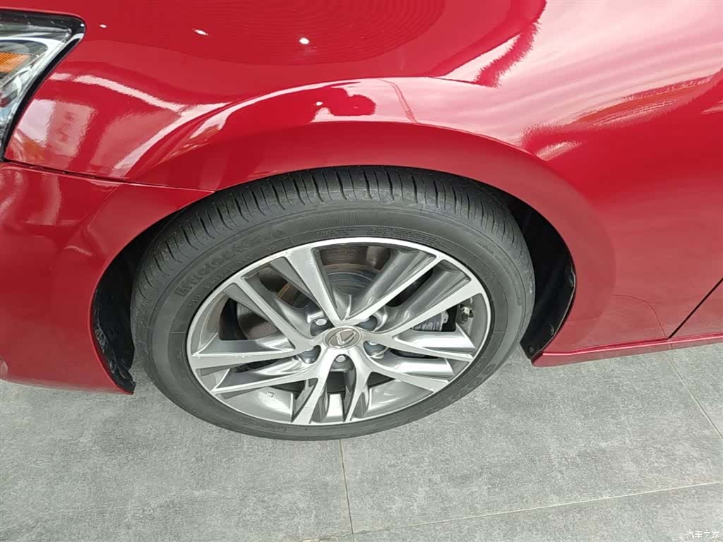 Lexus IS, 2019 23