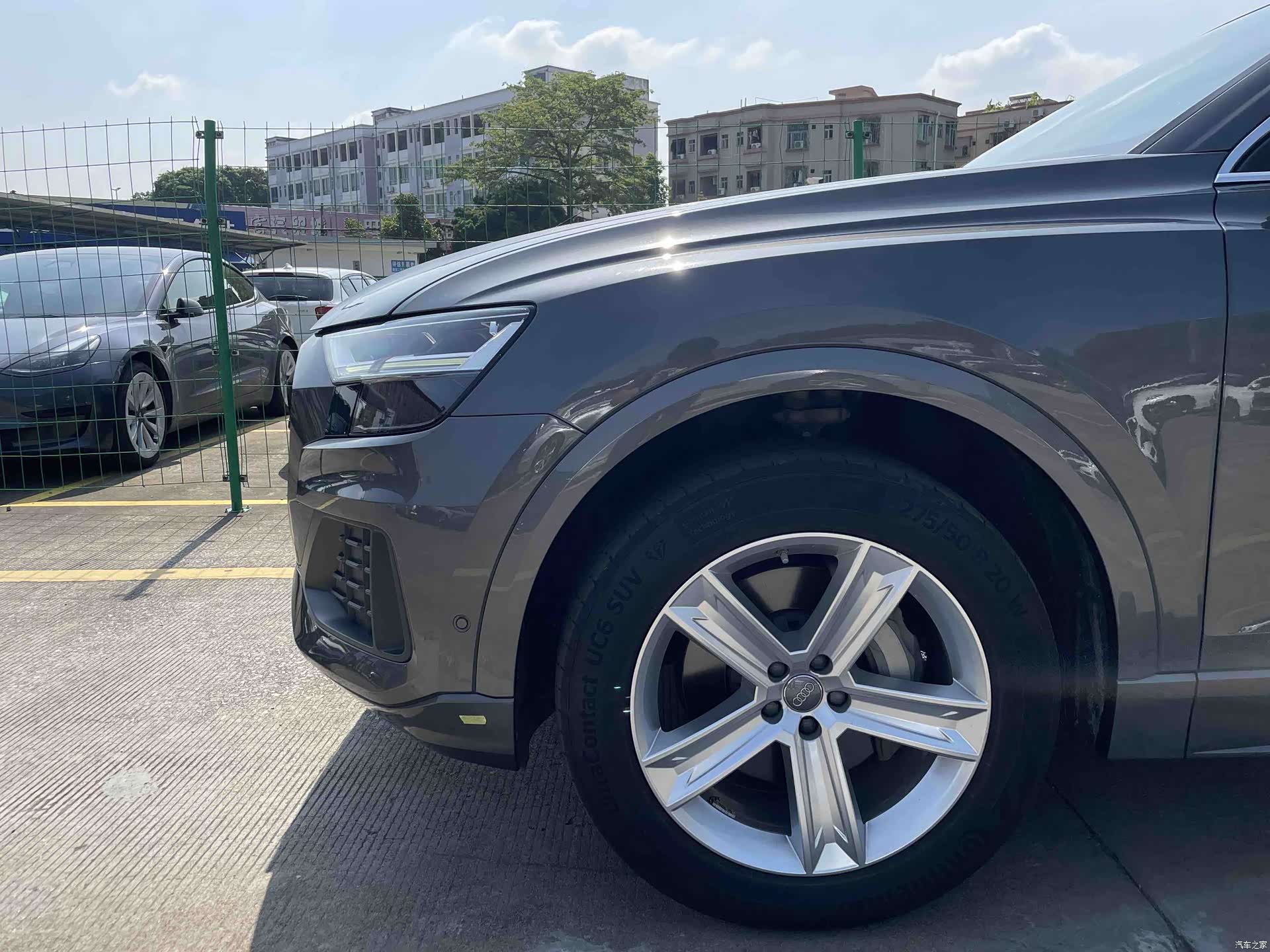 Audi Q8, 2020 7