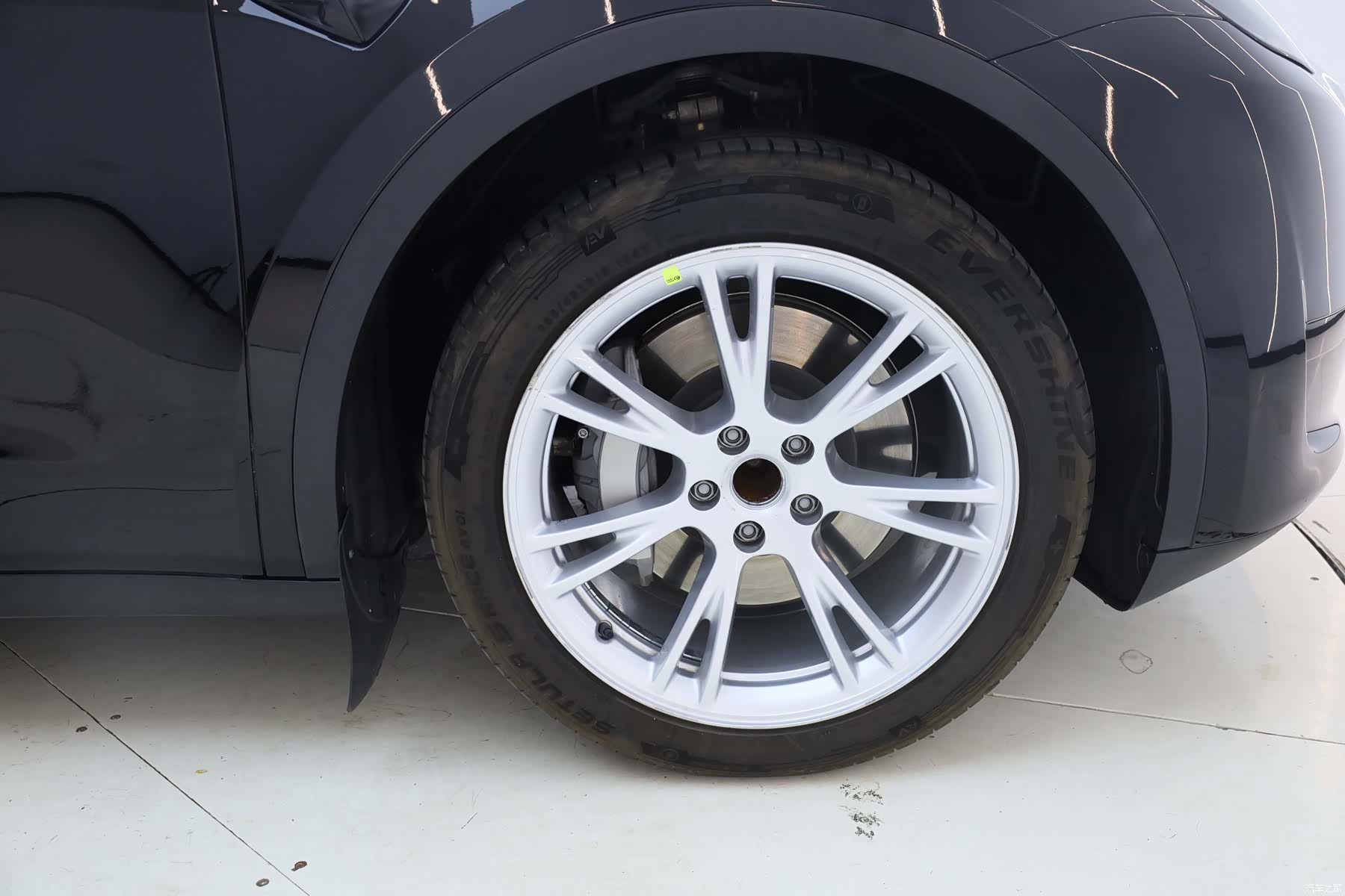 Tesla Model Y, 2023 21