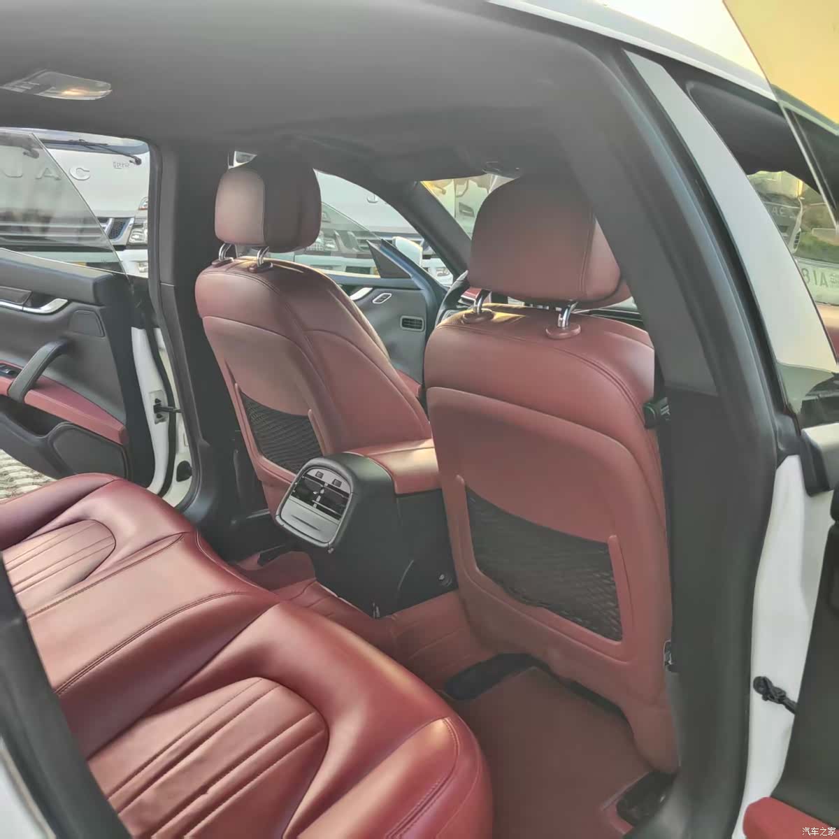 Maserati Ghibli, 2017 14