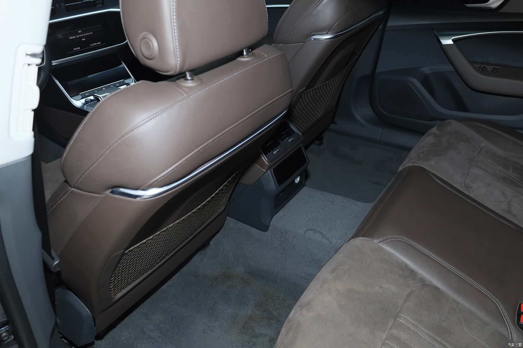 Audi A7L, 2024 30