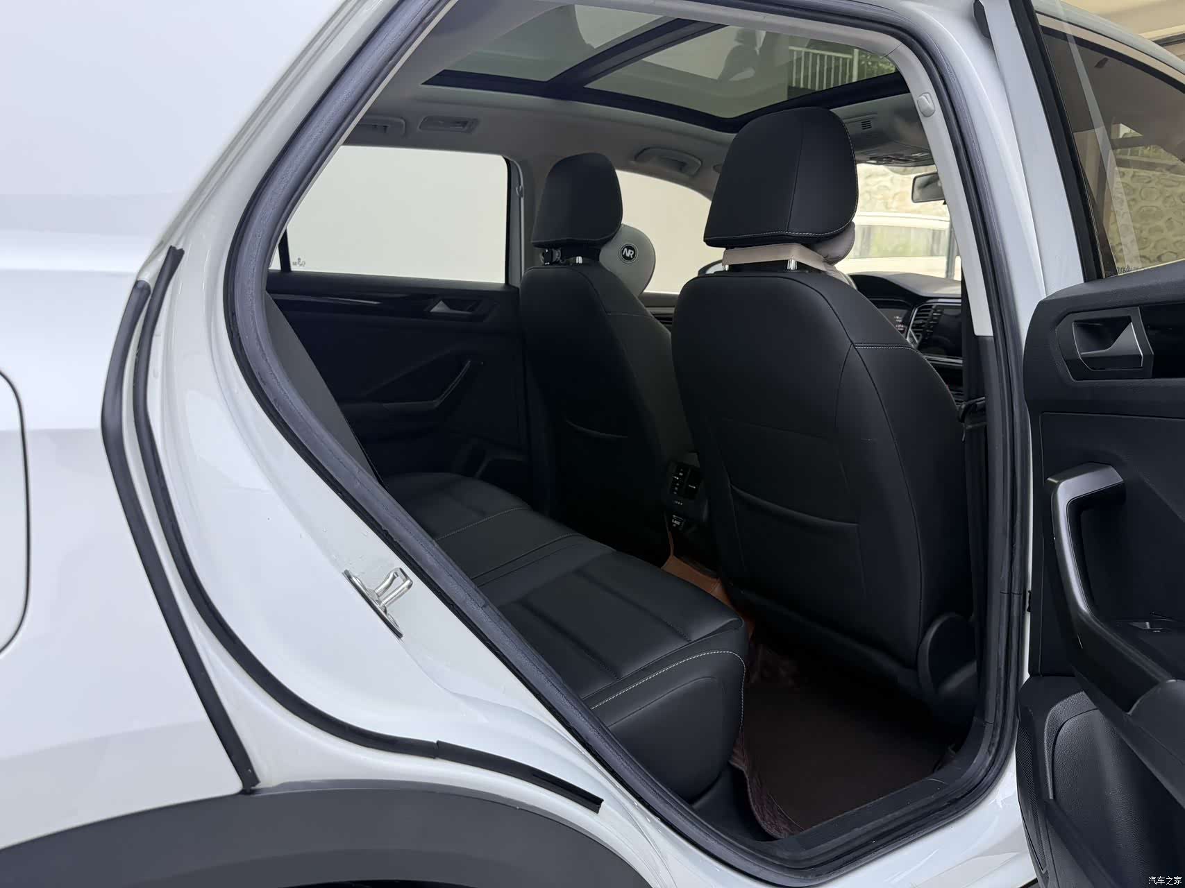 Volkswagen T-ROC, 2022 10