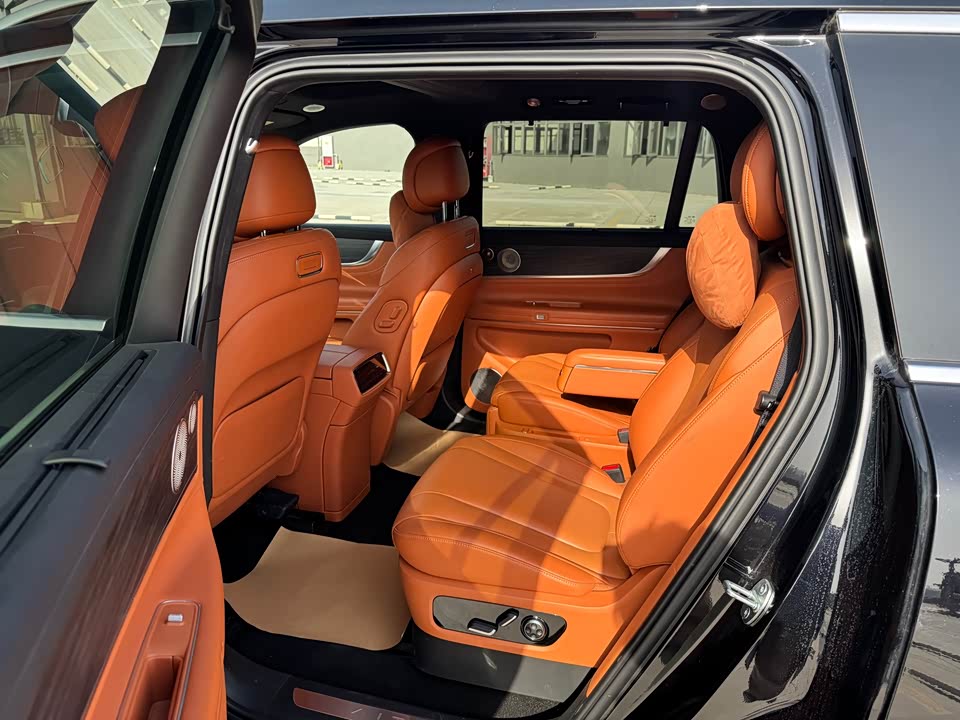 AITO Ask the world M9