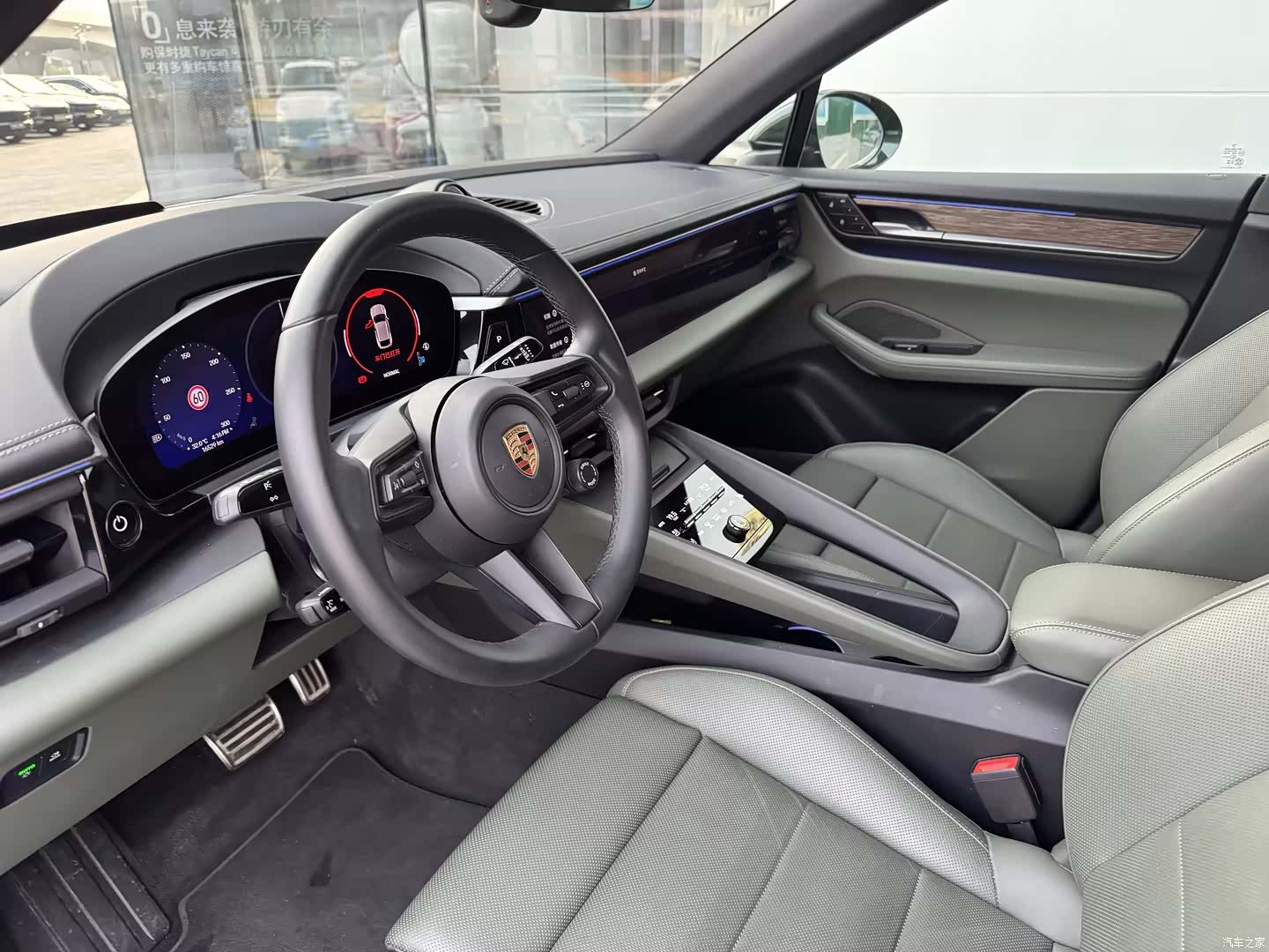 Porsche Macan, 2025 11