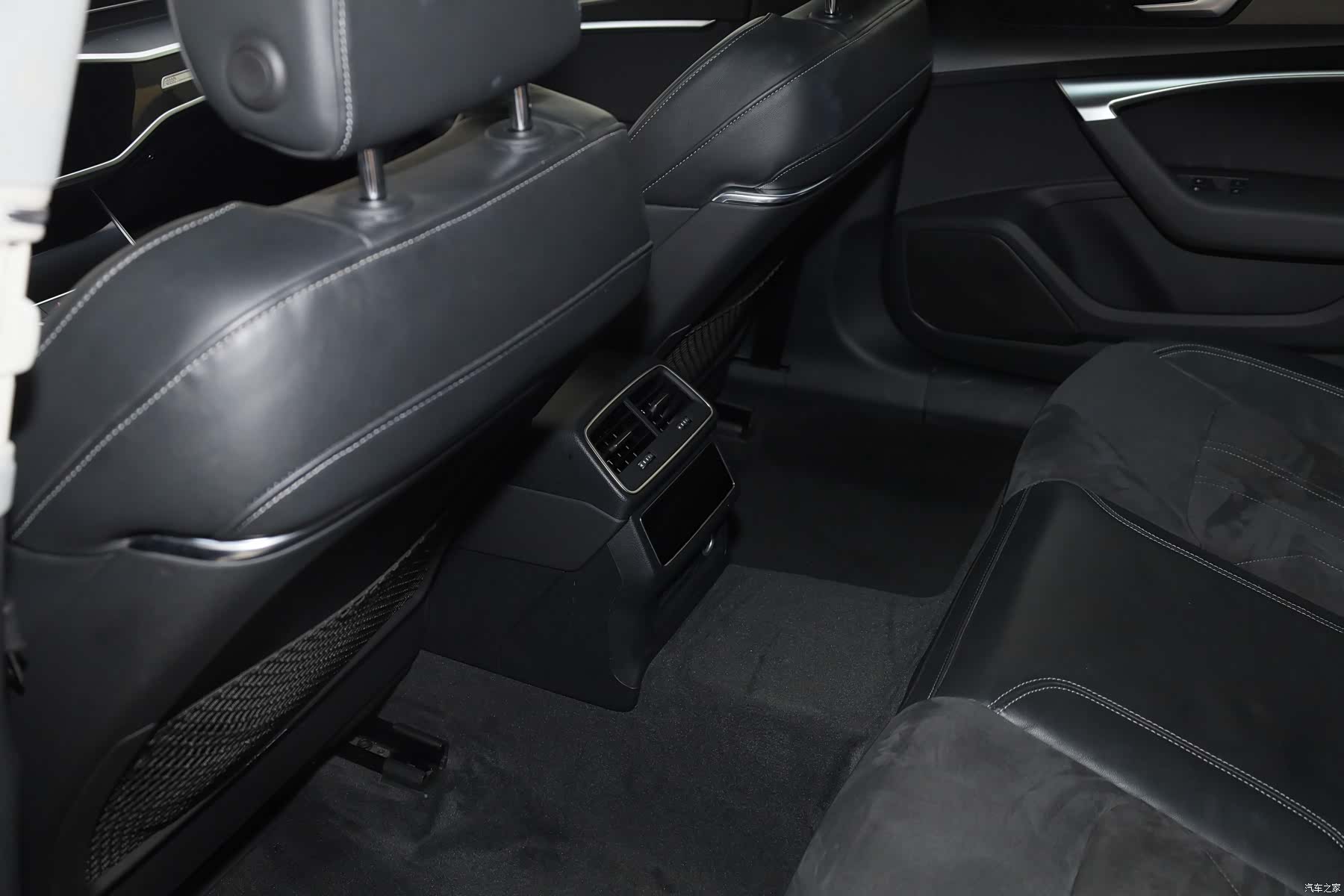 Audi A7L, 2024 29