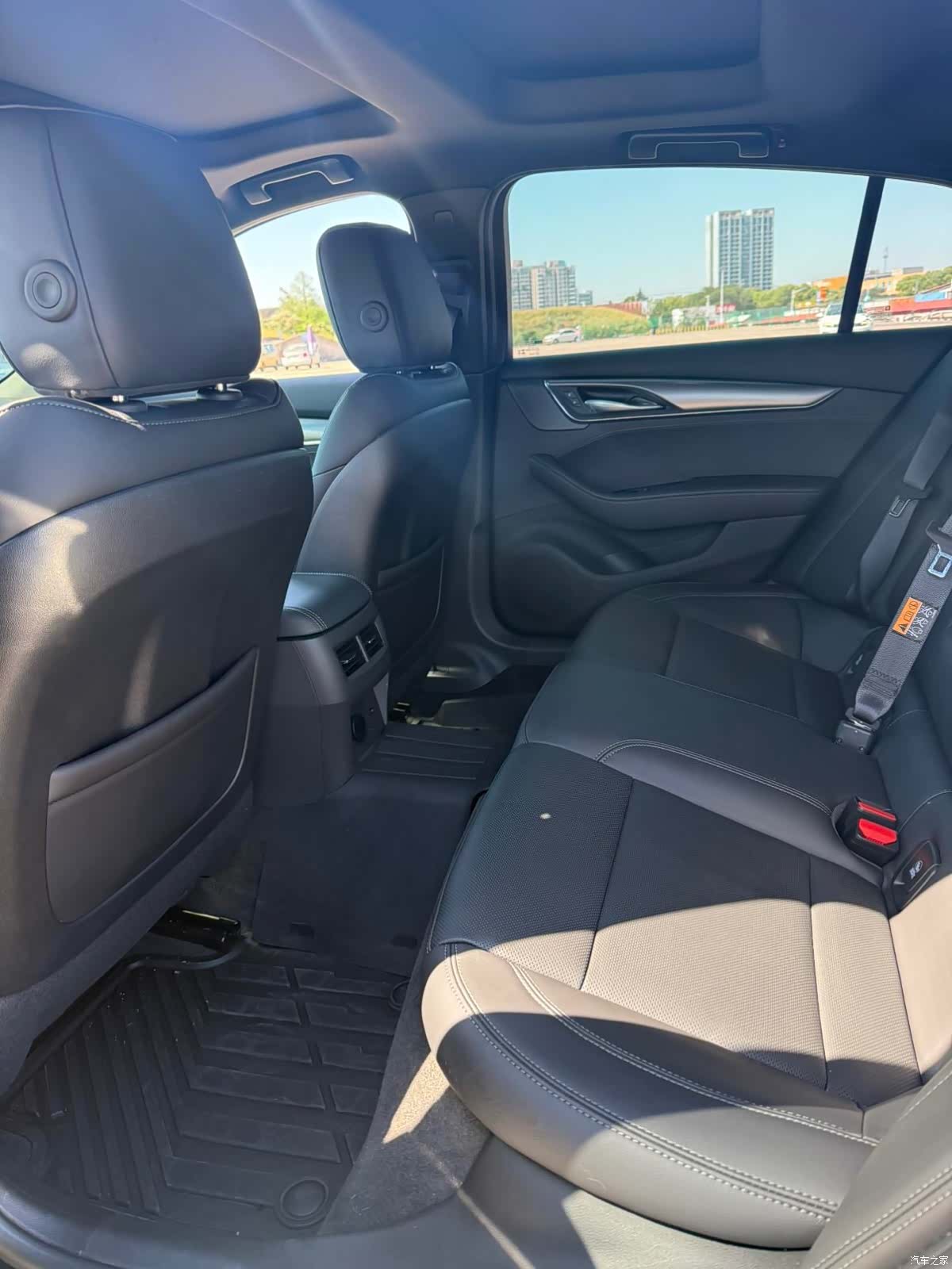 Cadillac CT5, 2025 все фото