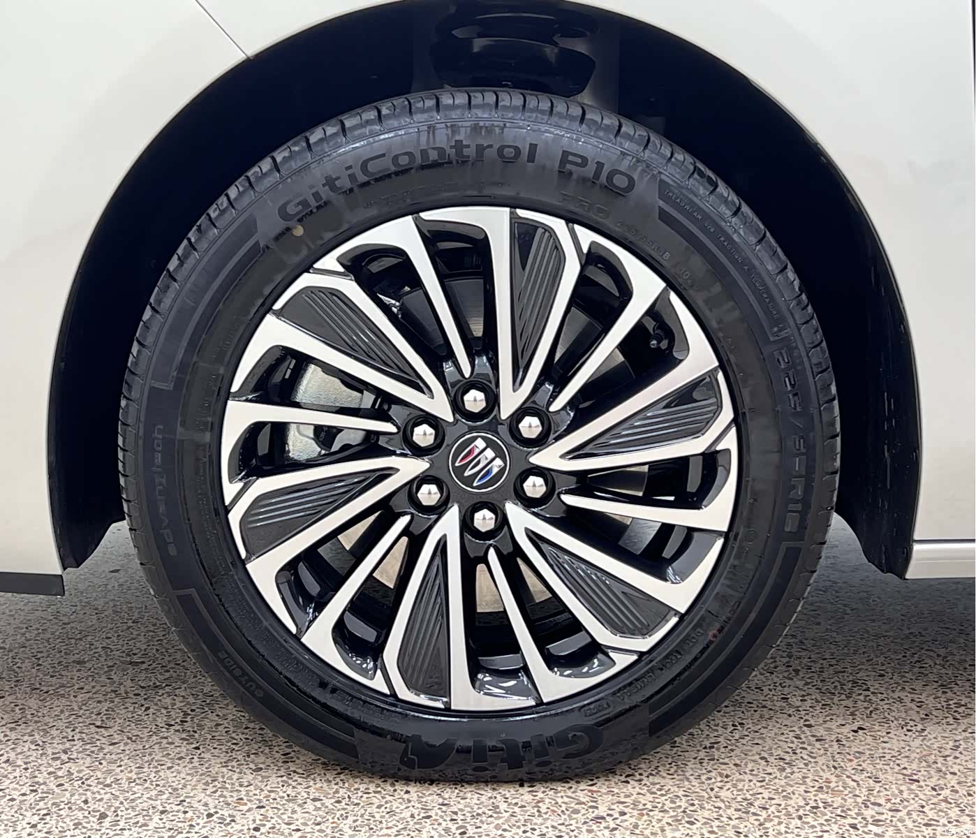 Buick GL8, 2025 9