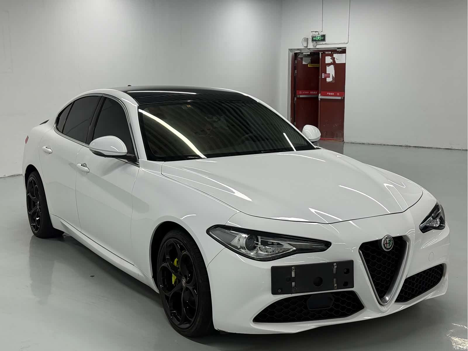 Alfa Romeo Giulia, 2017 3