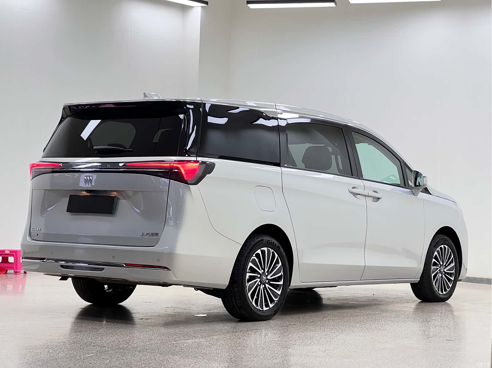 Buick GL8, 2025 7