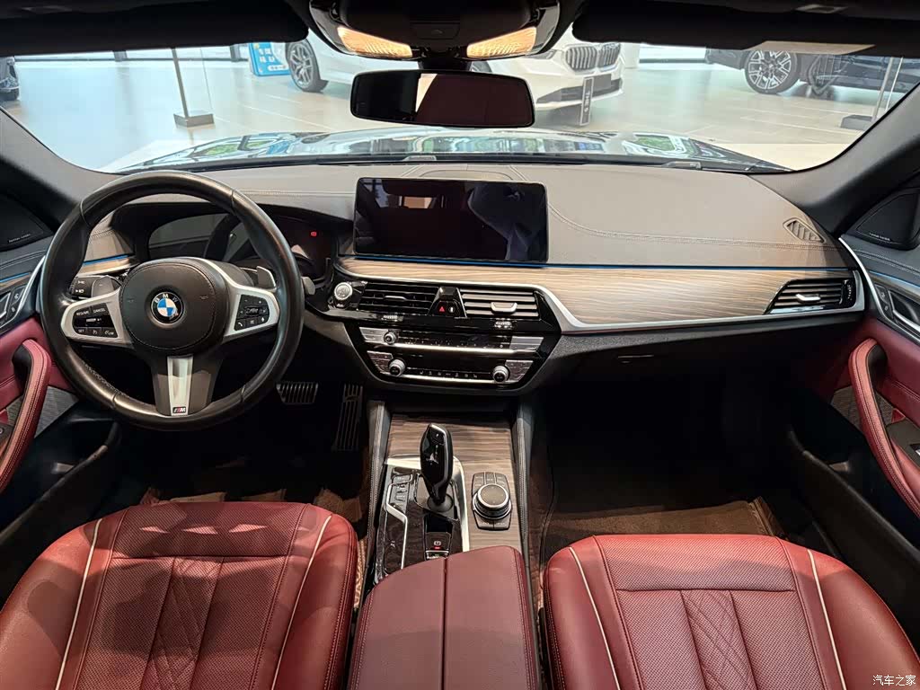BMW 5 Series, 2022 11