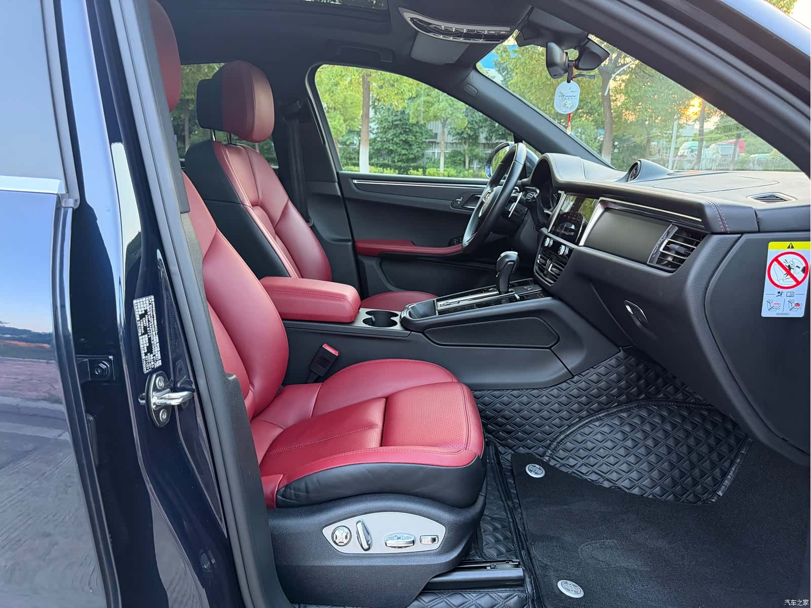 Porsche Macan, 2023 11