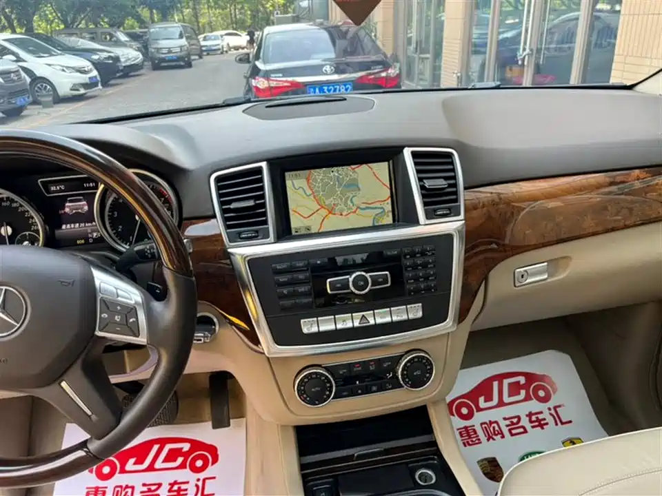 Mercedes-Benz M class