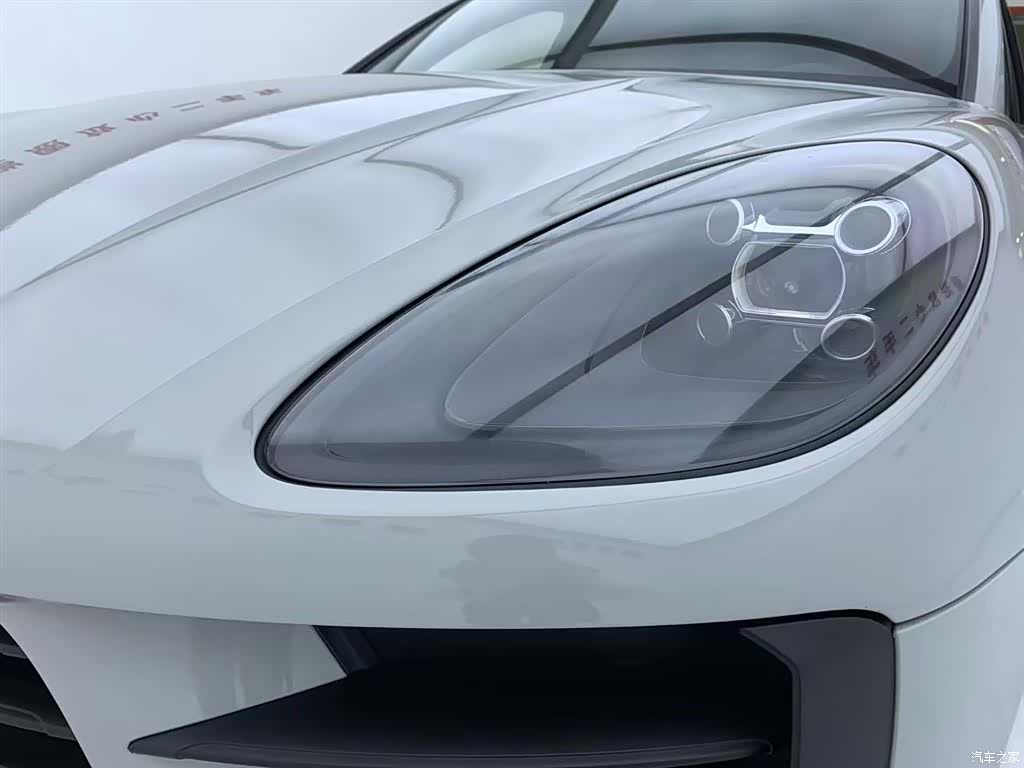 Porsche Macan, 2020 10