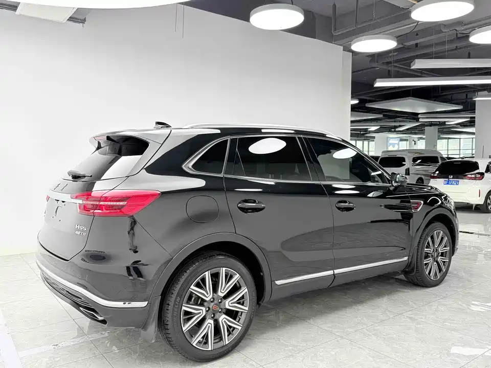 Hongqi HS5