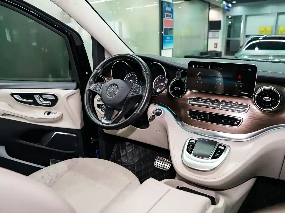 Mercedes-Benz V-class