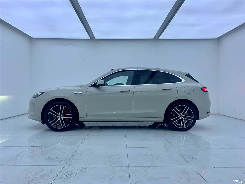 AITO M5, 2025 3