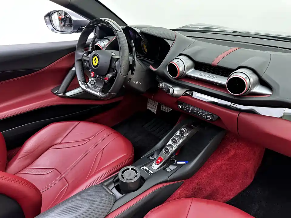 Ferrari 812