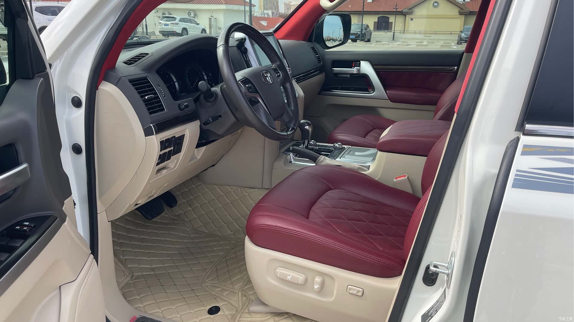 Toyota Land Cruiser, 2019 все фото