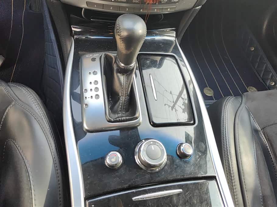 Infiniti Q70 Infiniti Q70