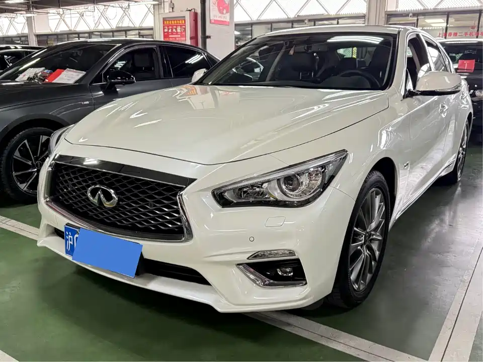 Infiniti Q50L