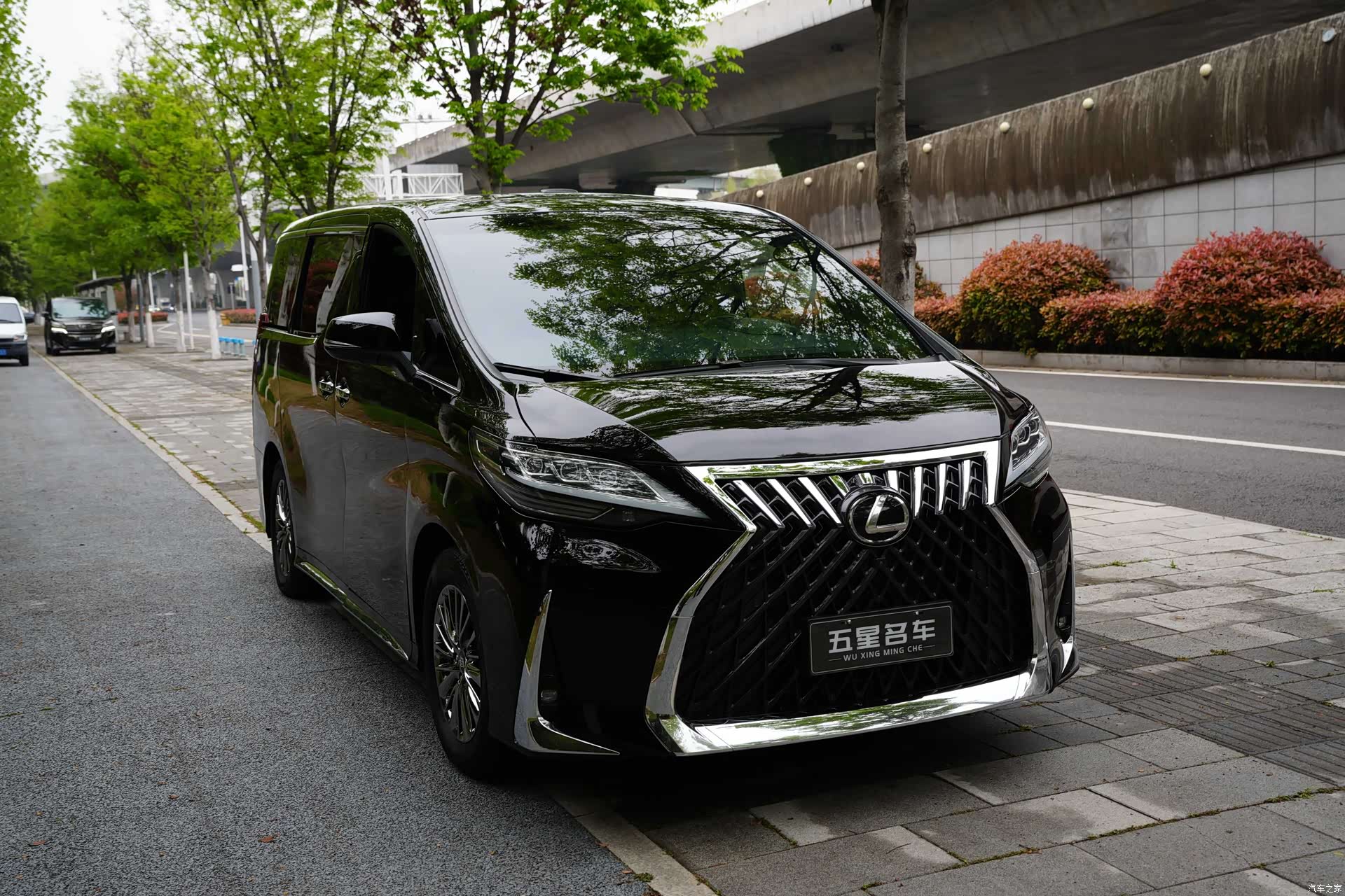 Toyota Vellfire, 2023 3