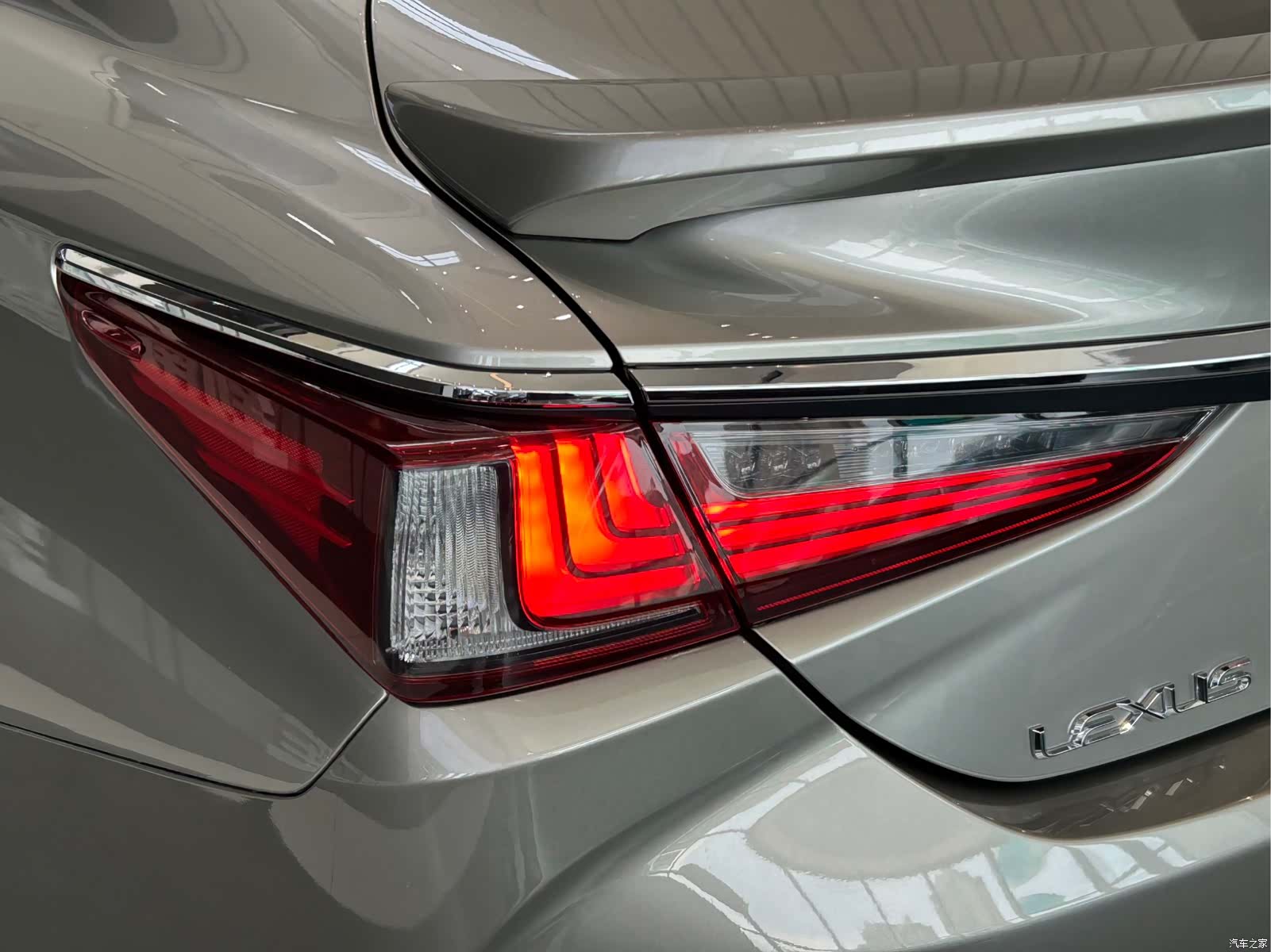Lexus ES, 2021 27