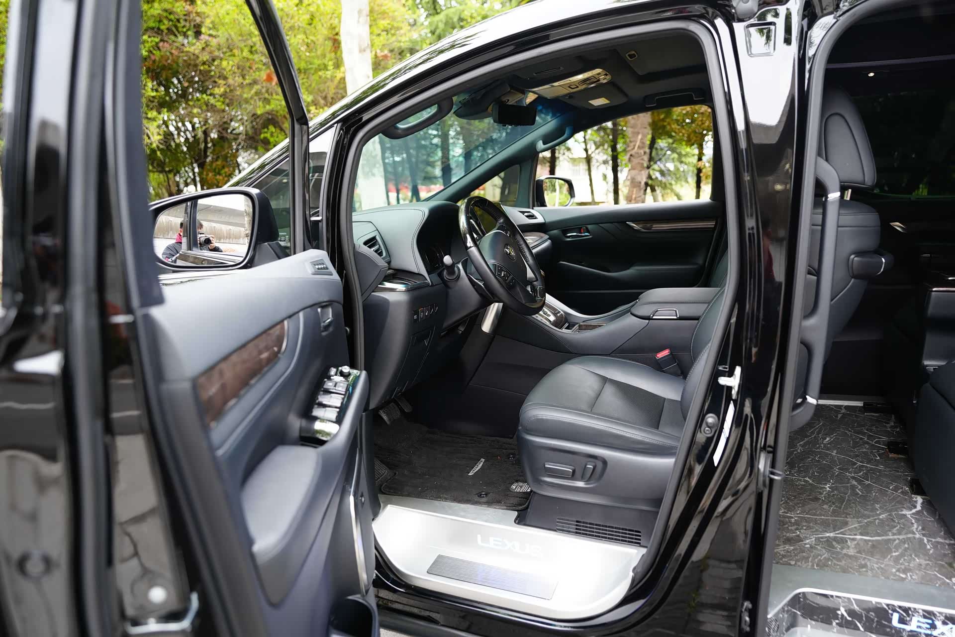 Toyota Vellfire, 2023 4