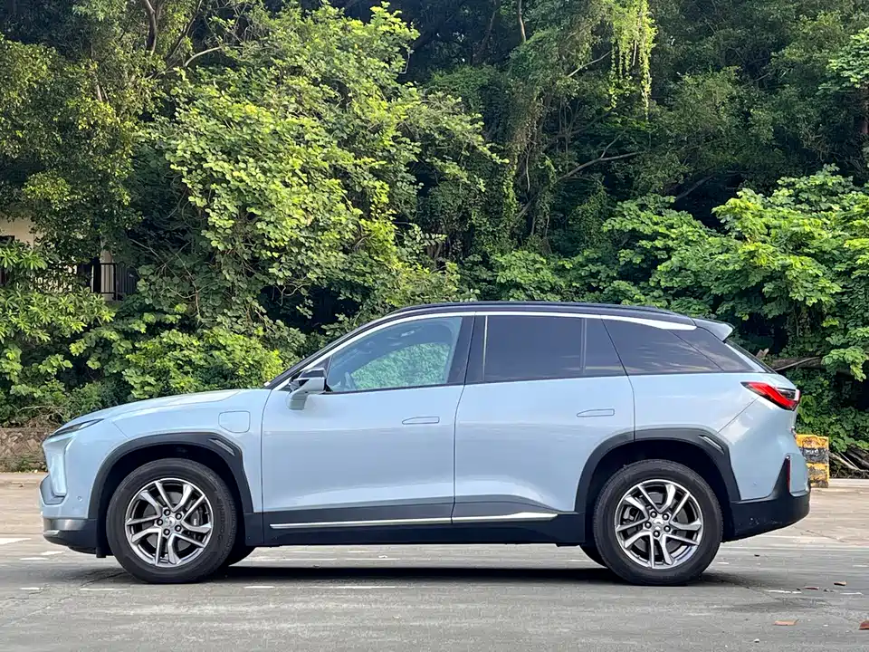 NIO ES6
