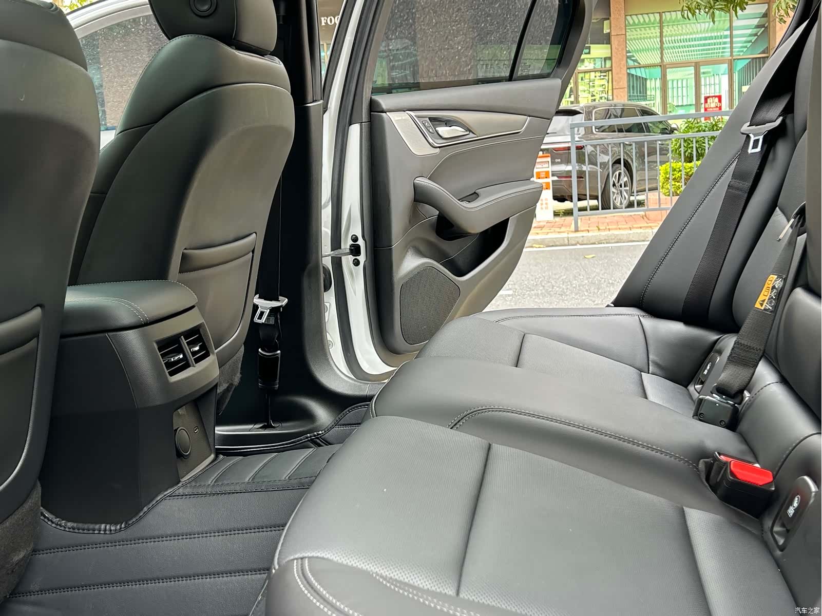 Cadillac CT5, 2023 31