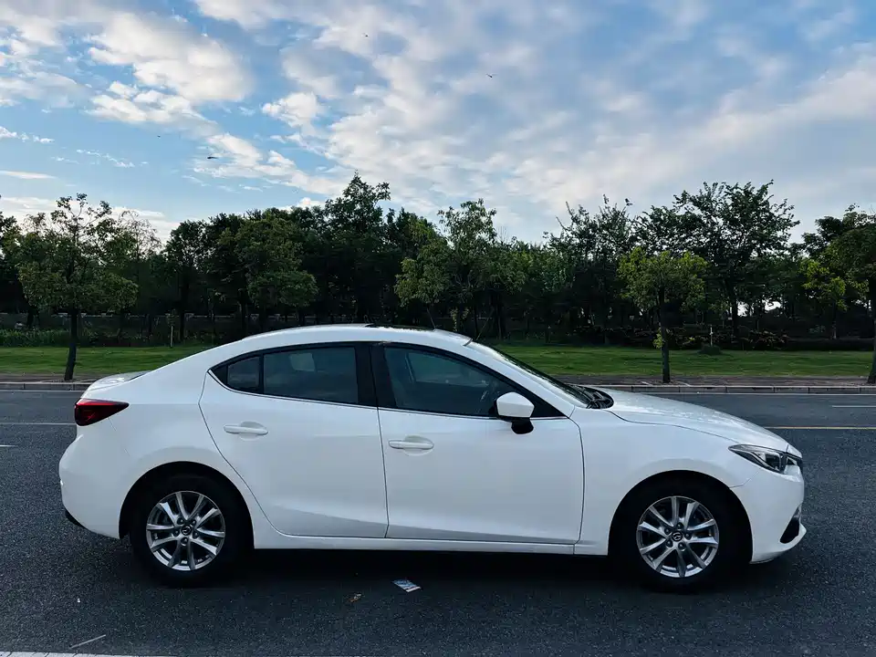 Mazda 3 Angkesaila