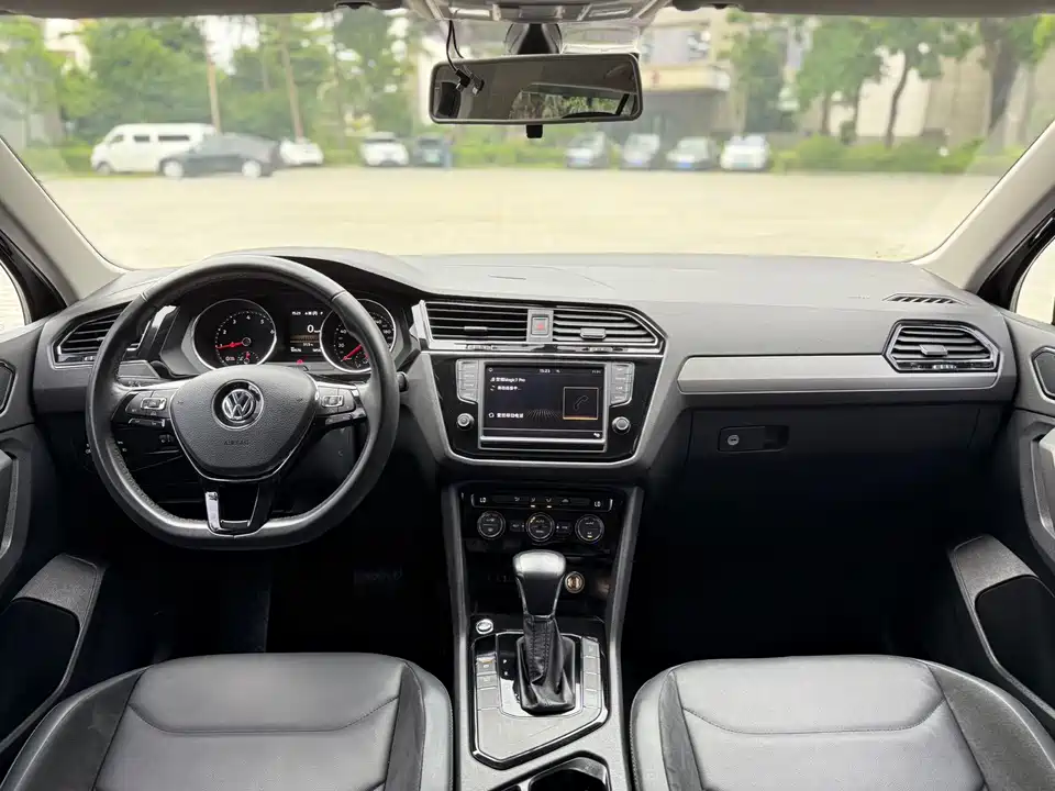 Volkswagen Tiguan L