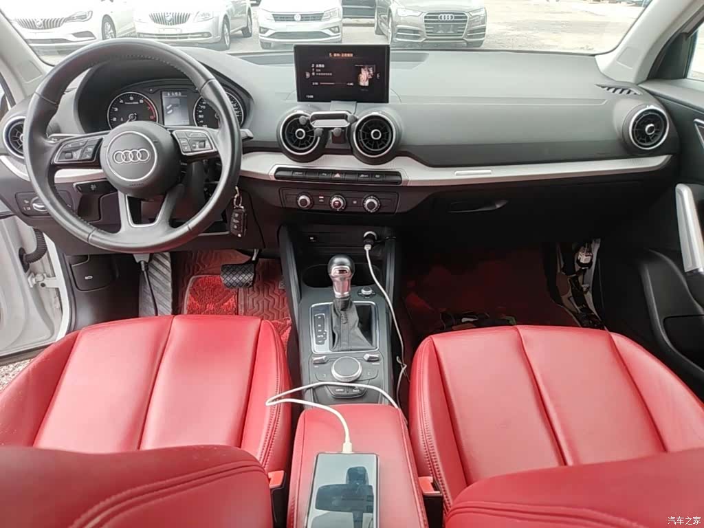 Audi Q2L, 2021 10
