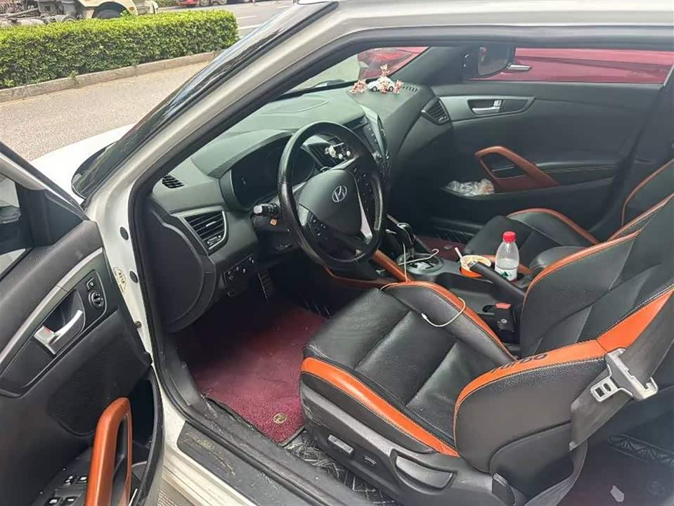 Hyundai Veloster