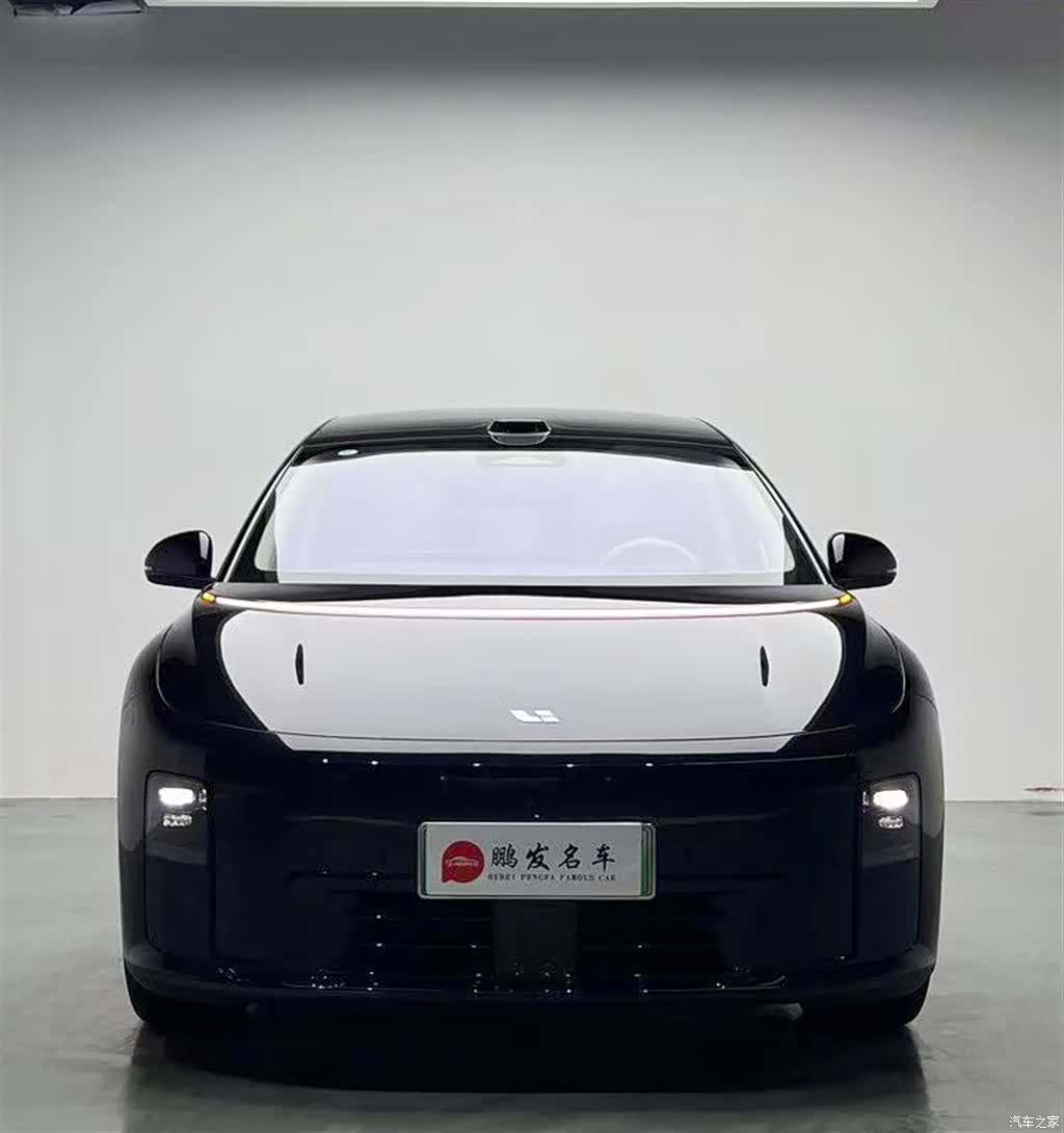 Li Auto i8, 2025 2