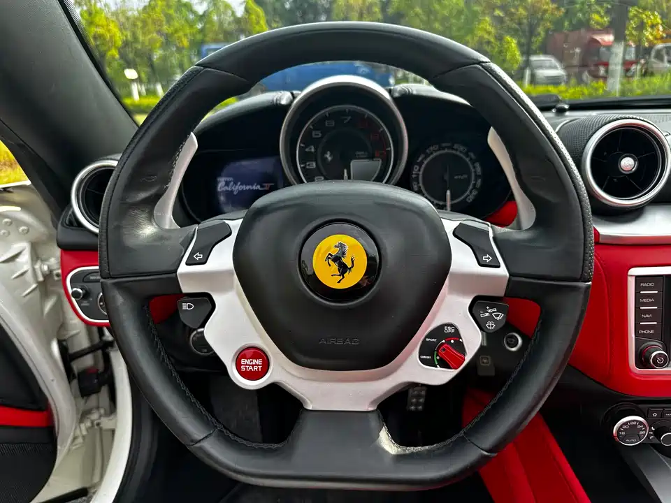 Ferrari California T